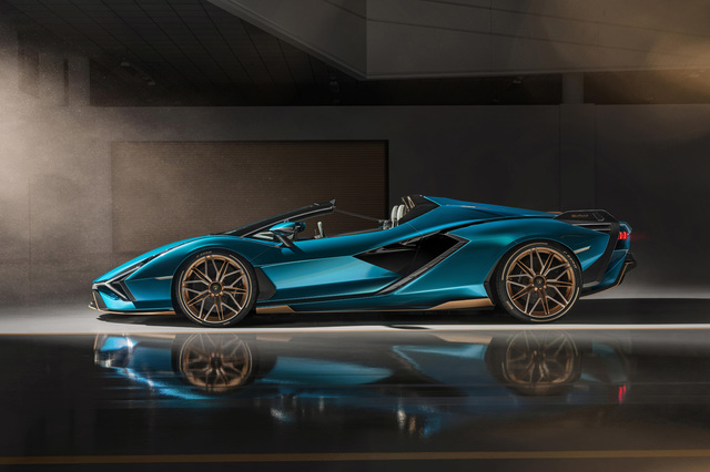 ランボルギーニのV12ハイブリッドオープンモデル「シアン ロードスター