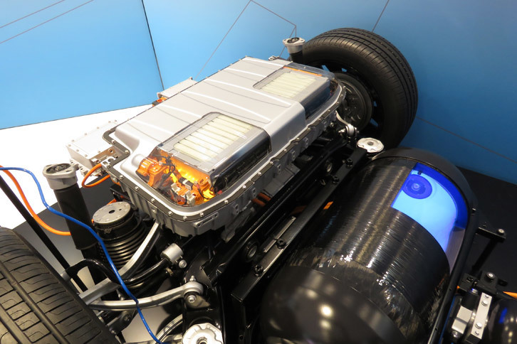 メルセデス・ベンツGLC F-CELL（フレームモデル）