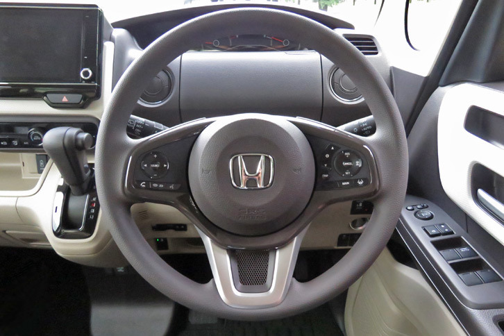 ホンダN-BOX G・EX Honda SENSING（ステアリングホイール）