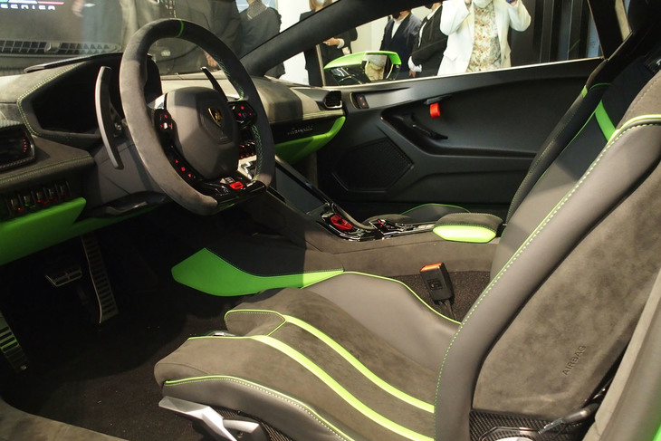 ランボルギーニ・ウラカン テクニカ（コックピット）