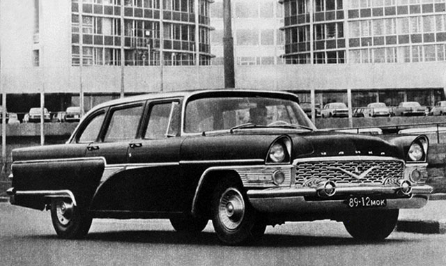GAZが生産していた高級サルーン「チャイカ」。ソビエトでは「ジル」に次ぐステイタスを持つ政府要人用リムジンだった。