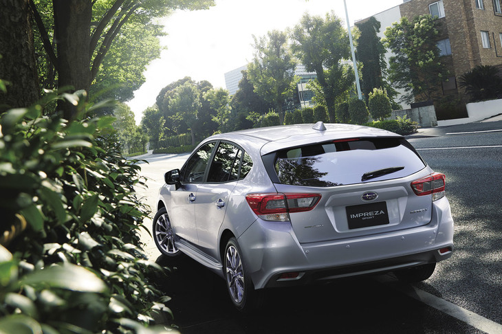 5代目となる現行型「インプレッサスポーツ」は、2016年10月にデビュー。新世代プラットフォームの「スバルグローバルプラットフォーム」や新デザインコンセプト「DYNAMIC×SOLID」を全面的に取り入れた、スバルの次世代製品群第1弾として登場した。