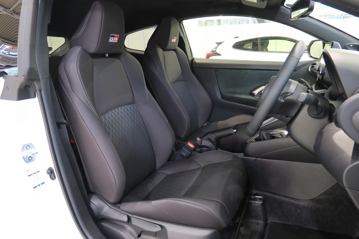 トヨタGRヤリスRZ（フロントシート）