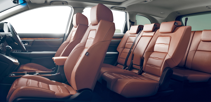 ガソリンターボエンジン搭載車には、3列シート仕様（写真）が設定される。