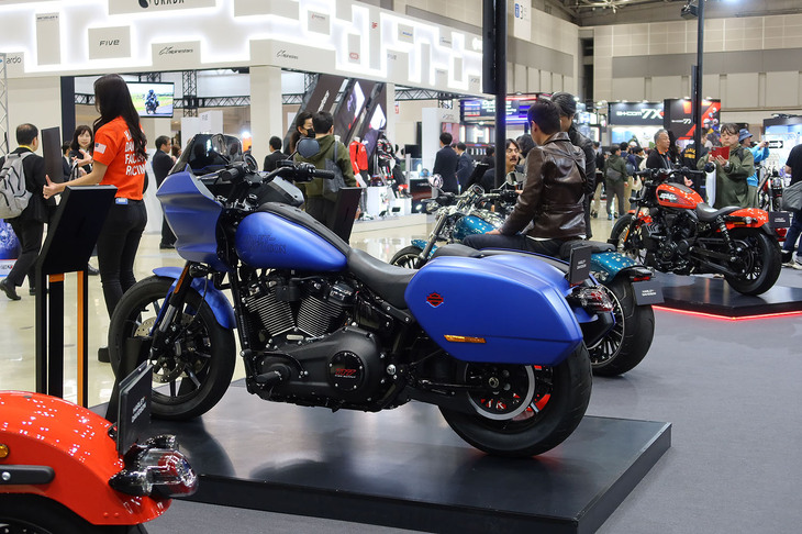 東京モーターサイクルショー2026における、ハーレーダビッドソンブースの様子。
