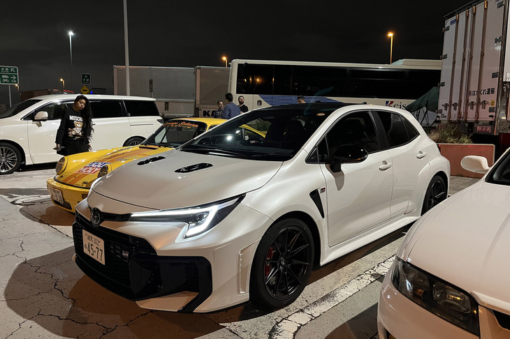 最新型「GRカローラ」はカタログモデルとして通常販売される。ただし、2025年6月上旬時点では注文殺到により受注停止状態にある。価格は6段MT車が568万円、新設定された8段AT車が598万円。