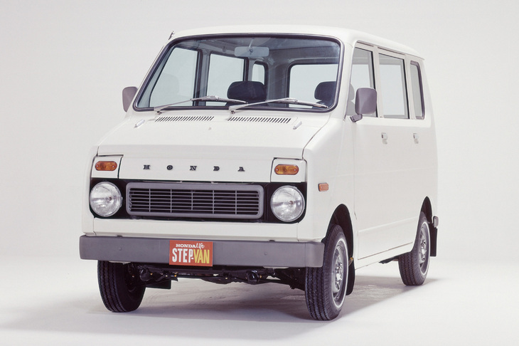 清水氏がホンダの名車として挙げたクルマを紹介。まずは「ライフ ステップバン」（1972年）。