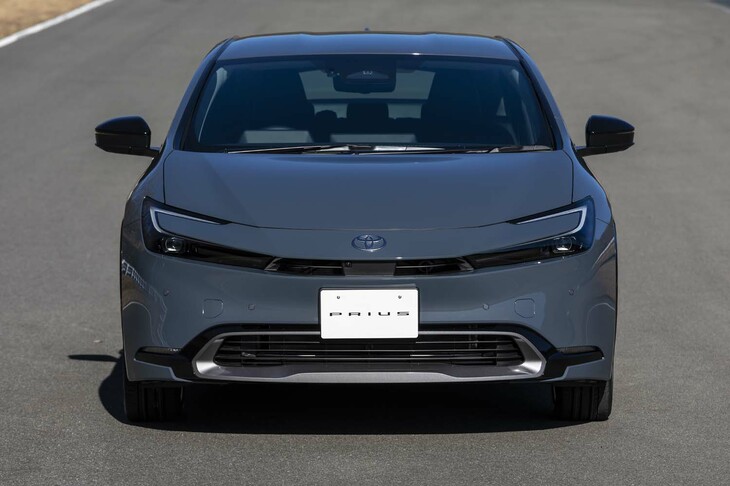 新型「プリウス」の開発コンセプトは「Hybrid Reborn」。「デザインと運転感覚の両面でエモーショナルなモデル」となることが目指された。