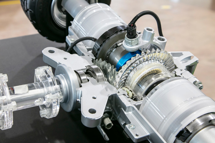 「アドベンチャー」「G“Zパッケージ”」の4WD機構には、FF走行時にプロペラシャフトの前後で動力伝達を遮断し、燃費を向上させるドグクラッチ式の「ディスコネクト機構」が備わる。