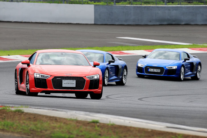 アウディR8クーペ V10プラス5.2 FSIクワトロ