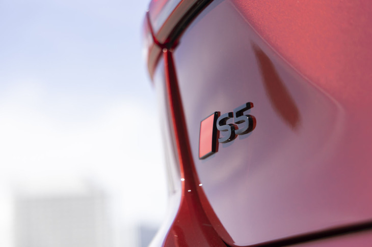 アウディS5アバント