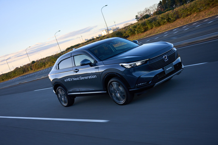 ドライバビリティー向上のためにエンジン回転数を操作しているが、新しいエンジンは高効率領域が大幅に拡大しているため、燃費への影響はそれほどないとのことだ。