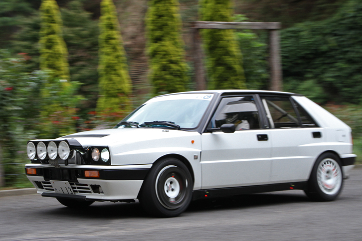 1989年「ランチア・デルタHFインテグラーレ16V」。タイム差わずか0秒080で優勝した。