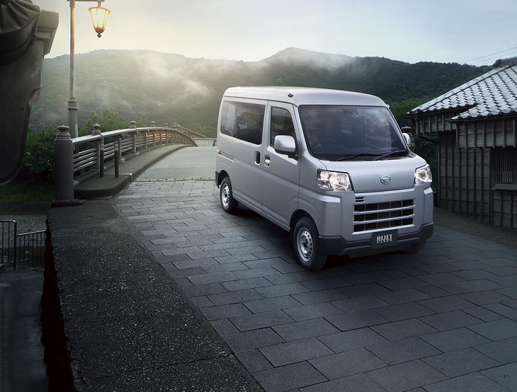 1960年生まれの「ダイハツ・ハイゼット カーゴ」。登場から60年以上を経て11代目へと進化した。