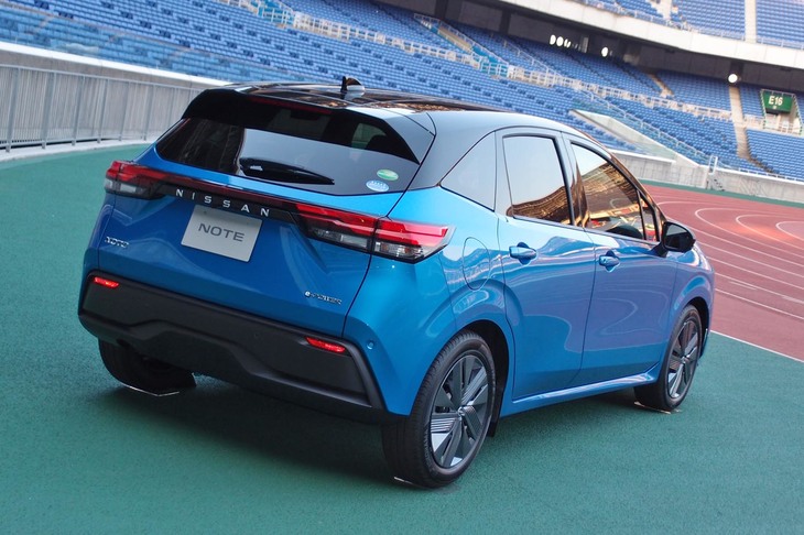 ボディーカラーは2種類のツートンカラーを含む計13種類から選べる。