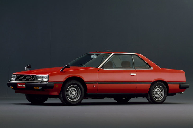 「日産スカイライン」（R30型）。写真は前期型。フロントマスクを変更した後期型は“鉄仮面”の愛称で親しまれた。