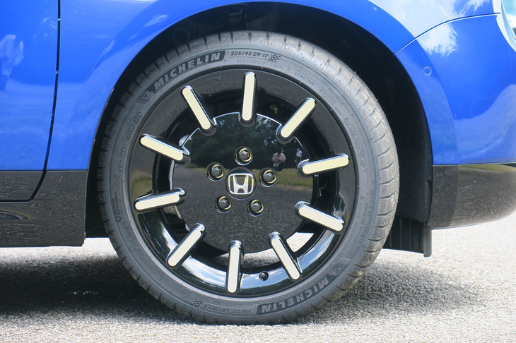 ホンダeアドバンス（タイヤ＆ホイール）