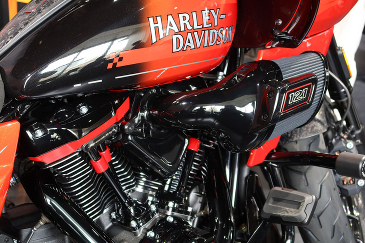 ハーレーダビッドソンCVOロードグライドST