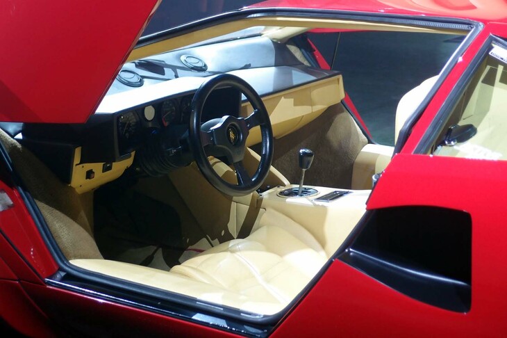 ランボルギーニ・カウンタック5000クアトロバルボーレ（インテリア）