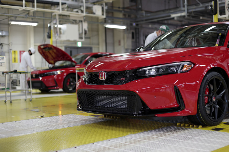 夢のない話ではあるが、どんなに高性能なスポーツカーでも売れなければ意味がないし、それで利益が上げられなければ事業は続けられない。新型「シビック タイプR」の生産現場には、車両設計と同様に、上述の難しいバランスを実現するための工夫が凝らされているのだ。