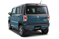 東京モーターショー2019で発表された「ハスラーコンセプト」のリアビュー。“コンセプト”の文字が取れた車両を、早く拝見したいものである。