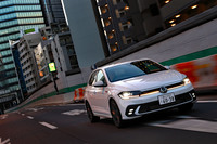 動力性能については、0-100km/h加速が6.5秒、最高速が240km/hと公称（欧州仕様）される。WLTCモード燃費は15.6km/リッターとなっている。