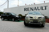 ルノー初のクロスオーバー「コレオス」デビュー