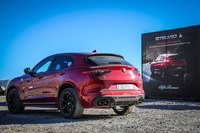 ボディーのスリーサイズは4702×1955×1681mm。車高は「ジュリア」より約25cm高い。