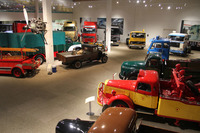 トラックコーナーには歴代のボルボトラックがずらりと並ぶ。