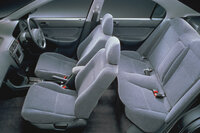 6代目「シビック」で印象に残ったのは、シートの座り心地のよさ。この世代で飛躍的に進化したことが、歴代モデルの試乗で感じられた。