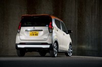 リアまわりでは厚みを持たせたバンパーによって安定感を表現。ホイールアーチの黒い部分はステッカーとなっている。