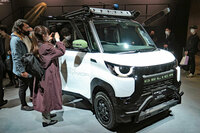 東京オートサロン2023では、「デリカミニ」のカスタマイズカーも展示された。写真は雪山をモチーフにした「デリカミニSNOW SURVIVOR」。