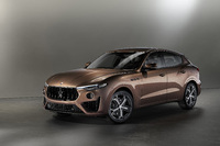 「レヴァンテ」には、新型車「グレカーレ」ともども、人気のカテゴリーであるSUVの製品としての期待がかかる。写真はエルメネジルド・ゼニアとのコラボレーションで生まれた限定車「レヴァンテSグランスポーツ ゼニア ペッレテスータ」。