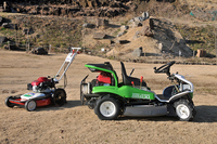 こちらはオーレックの芝刈り機。
