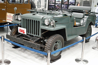 ランクル伝説始まりの一台である「トヨタ・ジープBJ」。もとは警察予備隊（今の自衛隊）の要請を受けて開発された4WDの試作車であり、1953年に、まずは官公庁向けに販売が開始された。
    