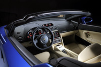 オープンの「ガヤルド」に後輪駆動モデルの画像