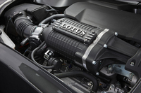 イートン製のスーパーチャージャーを搭載した3.5リッターV6エンジン。最高出力350ps、最大トルク40.8kgmを発生する。
    