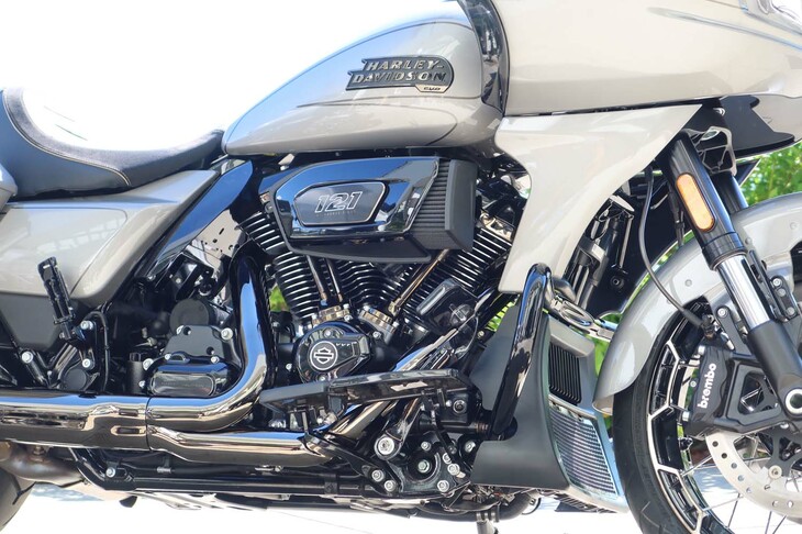 ハーレーダビッドソンCVOロードグライド（エンジン）