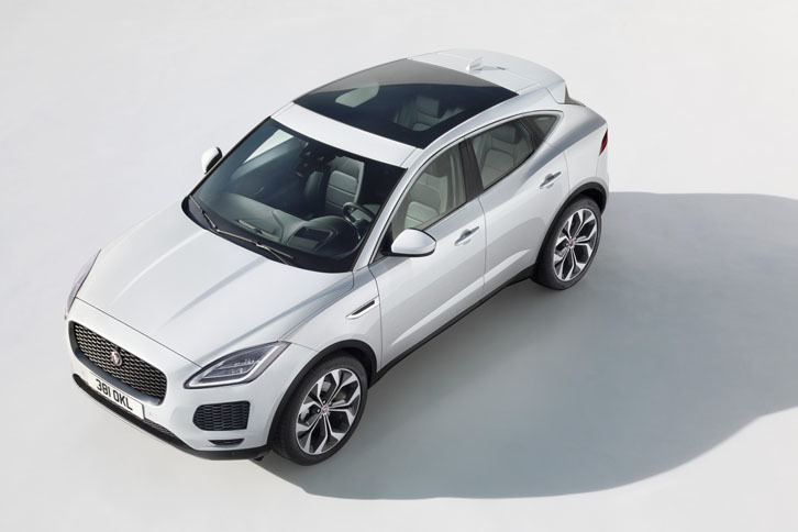 ボンネット、ルーフパネル、テールゲートはアルミとなる。パノラミックサンルーフも設定される。