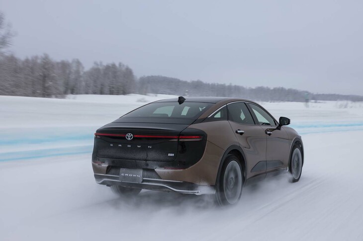 グレードを問わず最低地上高は145mm。先代よりも10～15mm高くなっているが、無理はできない数値だ。