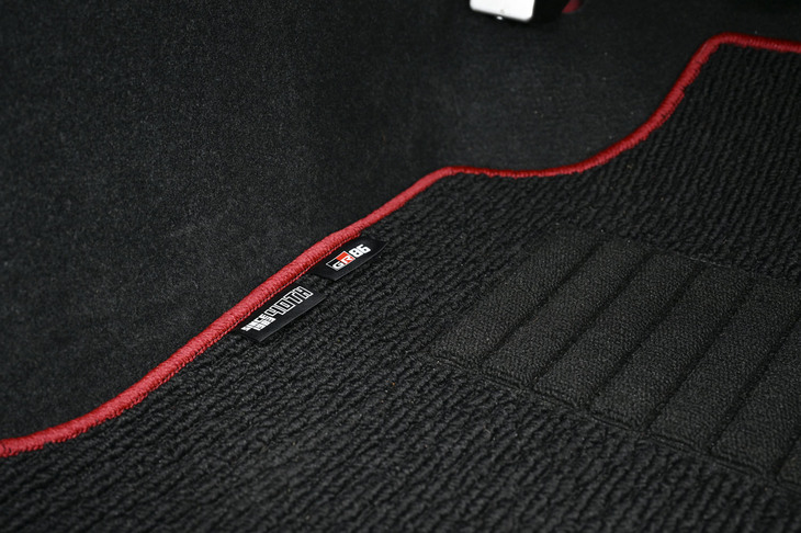 トヨタGR86 RZ“40th Anniversary limited”（40周年記念GRフロアマット）