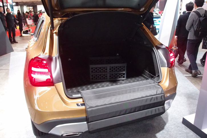 メルセデス・ベンツGLA220 4MATIC