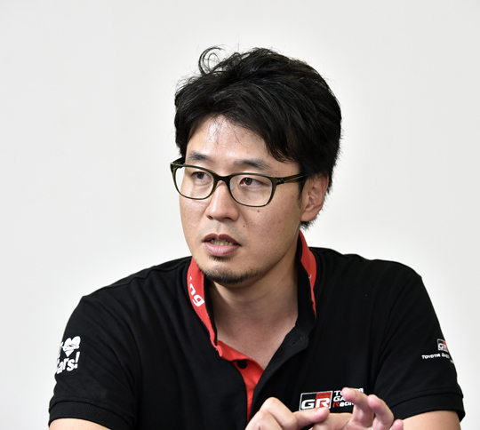 今回話を伺った、GAZOO Racing Company GRマーケティング部の保田佳孝さん。GRブランドについては、シリーズとして展開することに意味があると語る。