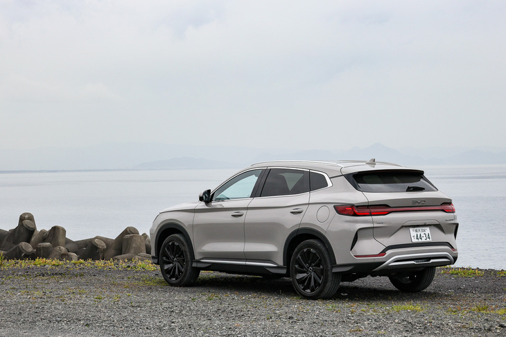 バッテリー残量を気にすることなくロングドライブが楽しめるのが、PHEV「シーライオン6」の醍醐味（だいごみ）だ。