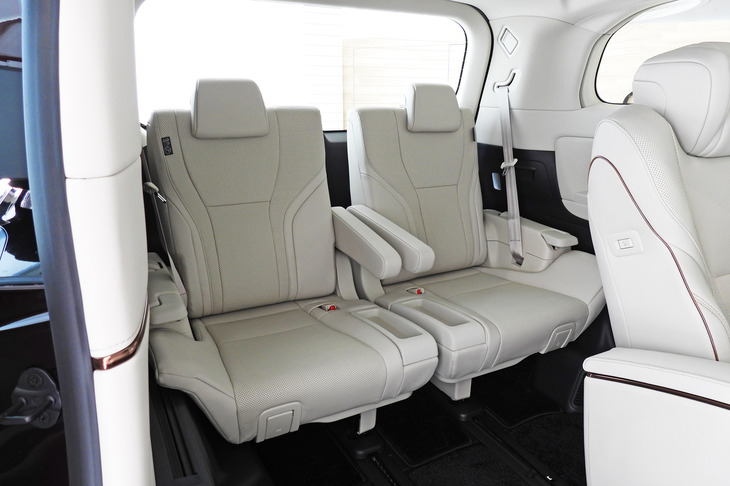 レクサスLM500h“バージョンL”（3列目シート）