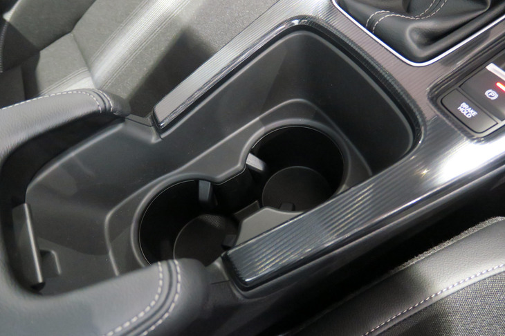 ホンダ・シビックLX（ドリンクホルダー）