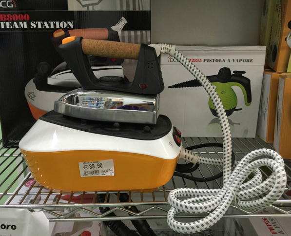 イタリアで今なお人気の、スチームボイラー分離型アイロン。