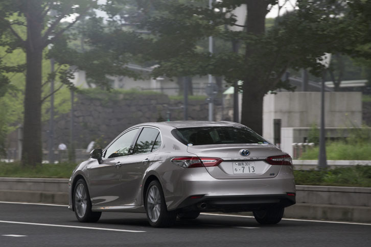 ボディーカラーは、テスト車の「スティールブロンドメタリック」を含む全7色がラインナップされる。