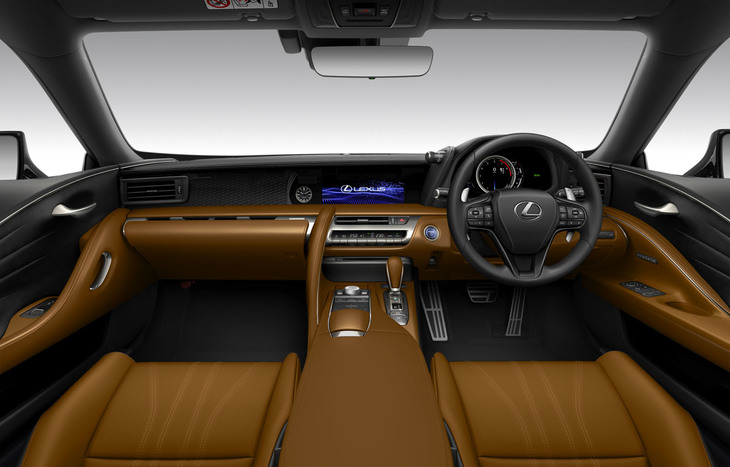 「LC500h“ヒデキマツヤマエディション”」の内装。