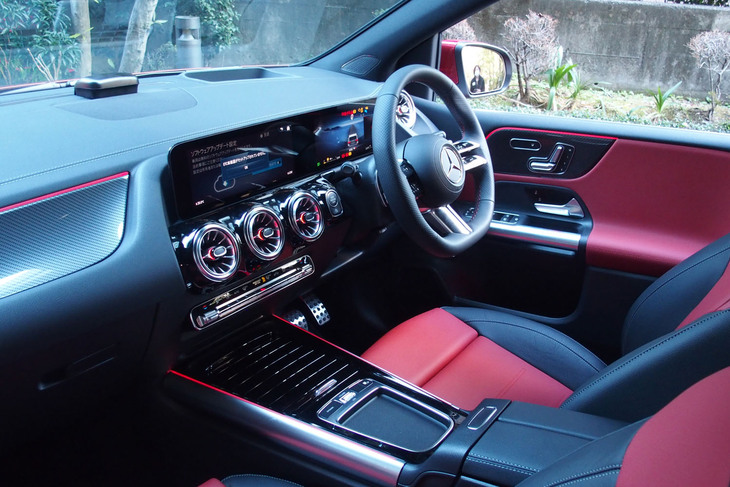 メルセデス・ベンツB200d（コックピット）